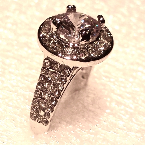 White Sapphire wedding ring. - Picture 3 of 4